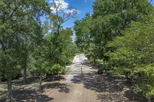 100 Kathleen Ave, La Grange, TX 78945 - Photo 3