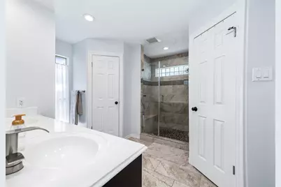 1114 W Castlewood Avenue, Friendswood, TX 77546 - Photo 19