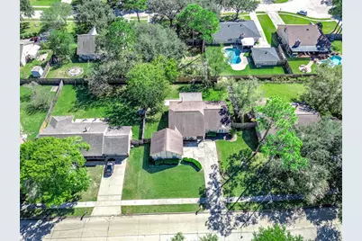 1114 W Castlewood Avenue, Friendswood, TX 77546 - Photo 31