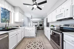 1114 W Castlewood Ave, Friendswood, TX 77546 - Photo 15