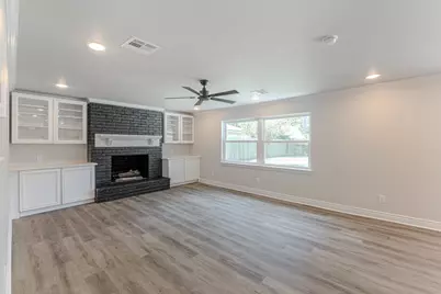 2206 Thousand Pines Drive, Kingwood, TX 77339 - Photo 5