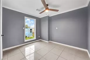 909 18th St, San Leon, TX 77539 - Photo 21