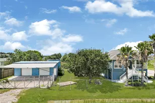 909 18th St, San Leon, TX 77539 - Photo 5