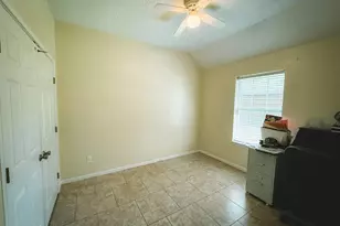 1102 N Shepherd Dr, Baytown, TX 77520 - Photo 11