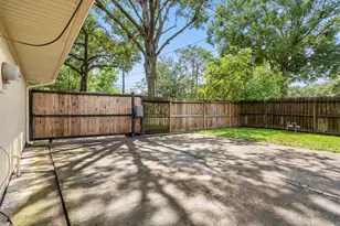 5658 Cartagena St, Houston, TX 77035 - Photo 25