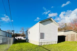 13369 Enchanted Ct, Willis, TX 77318 - Photo 5