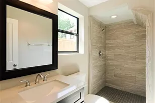 2805 Blodgett St, Houston, TX 77004 - Photo 9