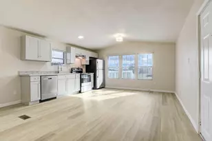 5806 S Highway 35, Alvin, TX 77511 - Photo 11