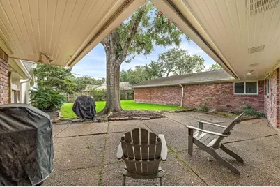 4922 Braesvalley Drive, Houston, TX 77096 - Photo 31
