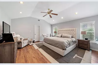 4922 Braesvalley Drive, Houston, TX 77096 - Photo 19