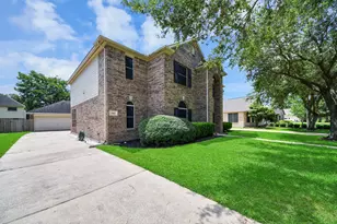 233 Rustic Oaks Dr, League City, TX 77573 - Photo 3