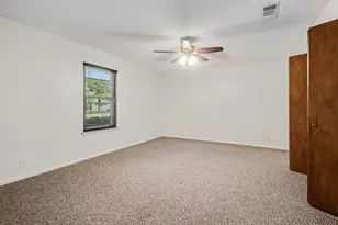 913 Cannan Dr, Angleton, TX 77515 - Photo 13