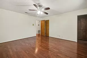 913 Cannan Dr, Angleton, TX 77515 - Photo 17