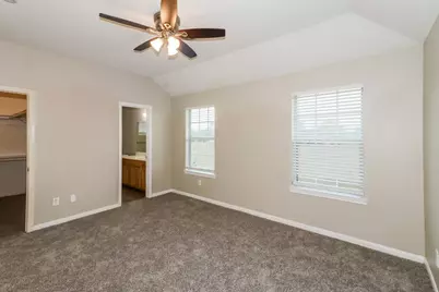 4966 N Cancun Drive, Houston, TX 77045 - Photo 9