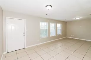 4966 N Cancun Dr, Houston, TX 77045 - Photo 5