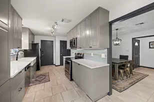 810 Hidden Canyon Rd, Katy, TX 77450 - Photo 9