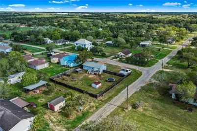 208 Garrett Street, Yoakum, TX 77995 - Photo 15