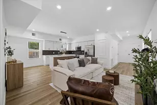 801 E 32nd 1/2 St, Houston, TX 77022 - Photo 5