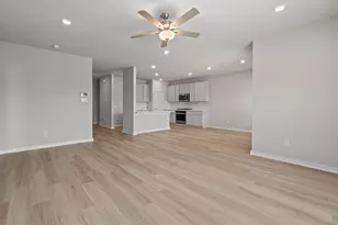 2425 E Heritage Dr, Dayton, TX 77535 - Photo 7