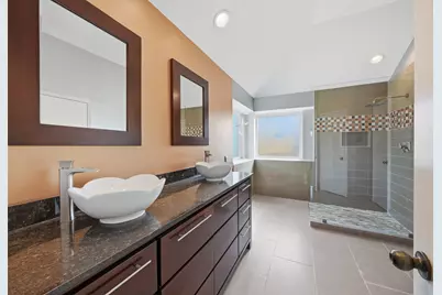 12207 Meadows Crest Drive, Stafford, TX 77477 - Photo 15