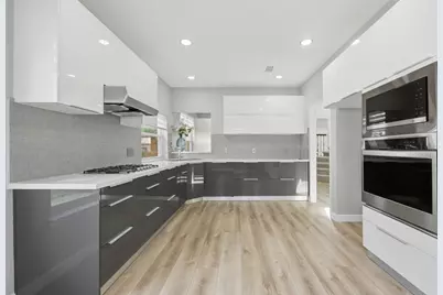 12207 Meadows Crest Drive, Stafford, TX 77477 - Photo 5