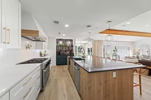 802 N Wilcrest Dr, Houston, TX 77079 - Photo 11