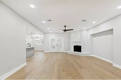 10903 Holly Springs Drive, Houston, TX 77042 - Photo 7