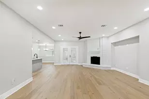 10903 Holly Springs Dr, Houston, TX 77042 - Photo 7