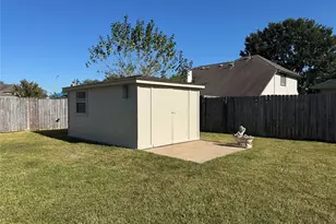 606 Oak Berry Dr, Kemah, TX 77565 - Photo 5