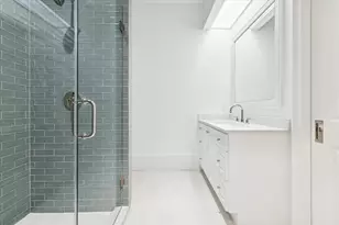 2711 Eastgrove Ln, Houston, TX 77027 - Photo 37