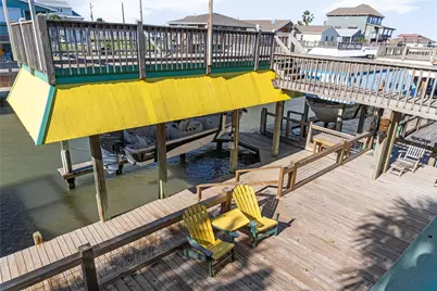 1321 Bay Drive, Crystal Beach, TX 77650 - Photo 11