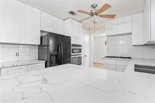 8903 Roos Rd, Houston, TX 77036 - Photo 9