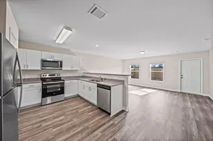 103 Bering Dr, Huntsville, TX 77320 - Photo 9