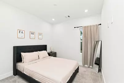 835 Dorchester Street #D, Houston, TX 77022 - Photo 9