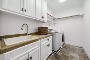 4504 Holly St, Bellaire, TX 77401 - Photo 33