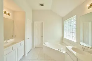 12318 Georgetown Park Ct, Houston, TX 77058 - Photo 19