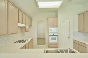 12318 Georgetown Park Ct, Houston, TX 77058 - Photo 9
