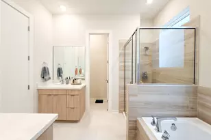 618 Thornton Oaks Ln, Houston, TX 77018 - Photo 5