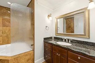 172 Litchfield Ln, Houston, TX 77024 - Photo 11