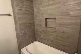 3242 Dalmatian Dr, Houston, TX 77045 - Photo 9