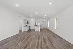 23815 Hilltop Cyn Ln, Spring, TX 77373 - Photo 3