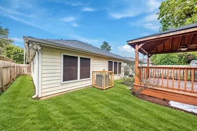 8421 Lawler Street, Houston, TX 77051 - Photo 33