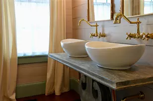 409 E Morgan Ave, Cuero, TX 77954 - Photo 15