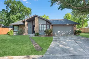 4202 W Peachfield Cir, Houston, TX 77014 - Photo 1