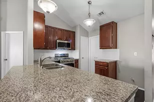 4202 W Peachfield Cir, Houston, TX 77014 - Photo 5