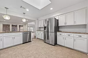 14222 Stokesmount Dr, Houston, TX 77077 - Photo 19