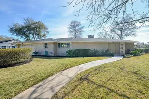 414 Lakeview Dr, Sugar Land, TX 77498 - Photo 3