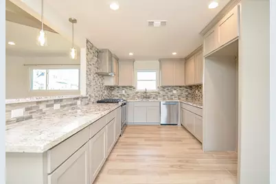 414 Lakeview Drive, Sugar Land, TX 77498 - Photo 11