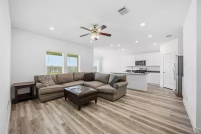 9522 Wall Street, Texas City, TX 77591 - Photo 5