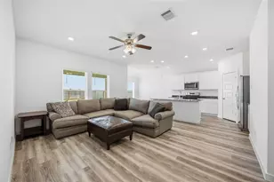 9522 Wall St, Texas City, TX 77591 - Photo 5